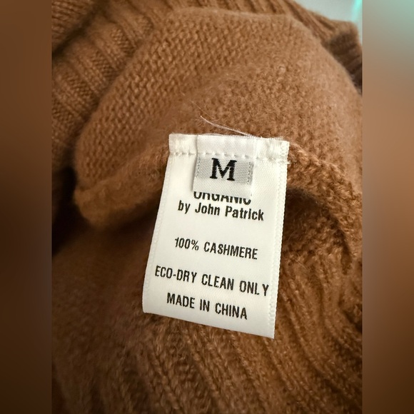 Organic BY JOHN PATRICK Wide Pull Over Sweater - Vicuña, 100% Cashmere, Medium - Picture 9 of 16